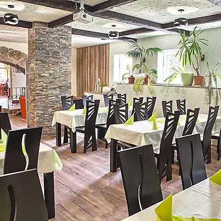 Fantazia - Brezno-muranska Planina Konukevi 3*